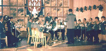 auf der Musikbühne in der Schützenhalle